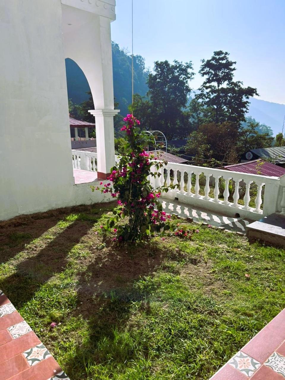Shiv Shakti Yogpeeth Cottages Ришикеш Экстерьер фото